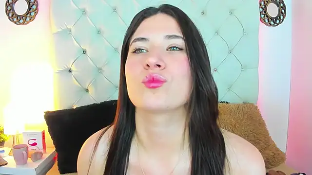 Snapshot of ValeryLovee chatting on January 13, 9:19 am ValeryLovee online show from January 13, 9:19 am