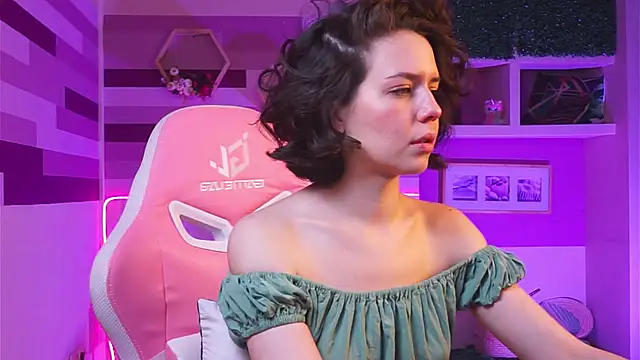 AngellaRoss online show from December 14, 3:25 pm