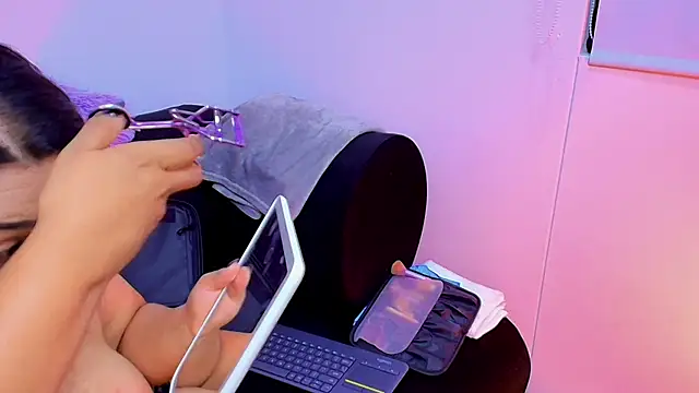Snapshot of Brenda__gomez chatting on January 18, 5:41 am Brenda gomez online show from January 18, 5:41 am