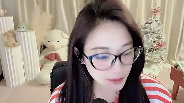 Daisy-77 online show from December 19, 7:07 pm