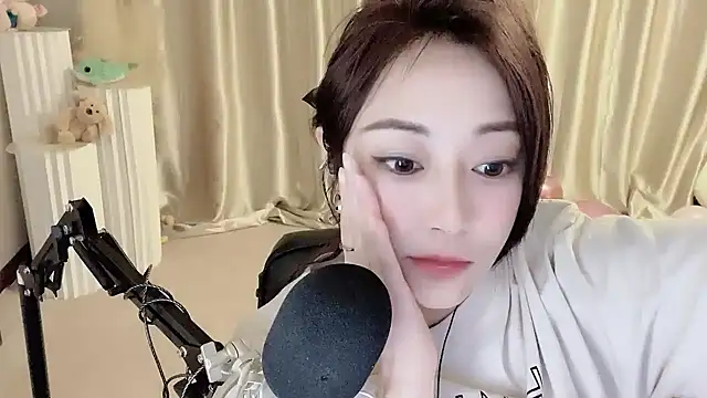 Daisy-77 online show from January 13, 8:48 pm