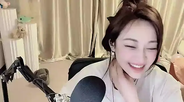 Daisy-77 online show from January 13, 11:49 pm
