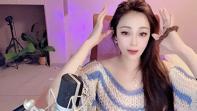 Daisy-77 online show from February 18, 5:53 pm