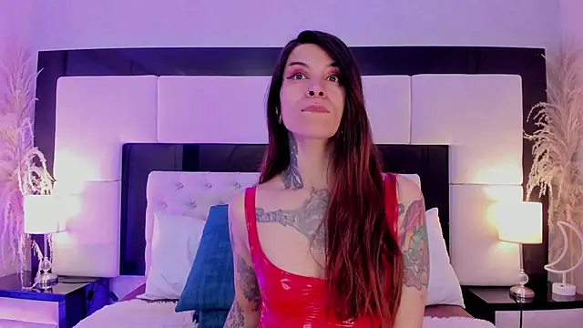 Snapshot of Maddissonlove chatting on February 2, 12:35 pm Maddissonlove online show from February 2, 12:35 pm