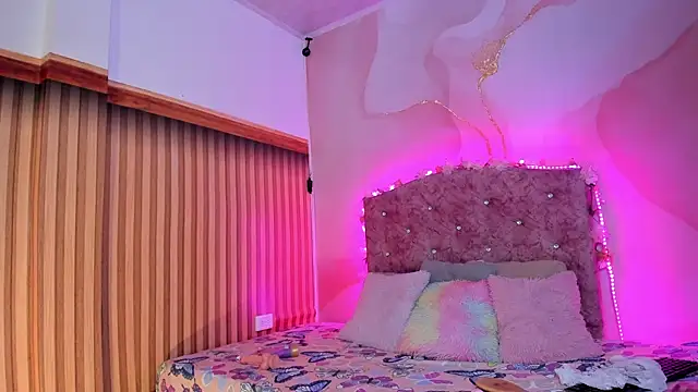 Daisy  rose online show from March 15, 3:07 am