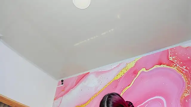 Daisy  rose online show from March 18, 3:09 am