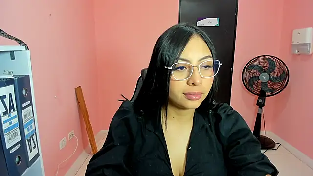 Snapshot of AlanaPetterson chatting on December 7, 12:56 pm AlanaPetterson online show from December 7, 12:56 pm