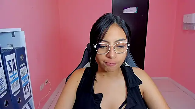 Snapshot of AlanaPetterson chatting on December 14, 12:55 pm AlanaPetterson online show from December 14, 12:55 pm