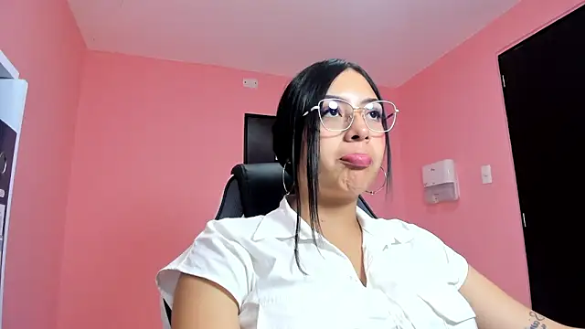 Snapshot of AlanaPetterson chatting on December 16, 3:54 pm AlanaPetterson online show from December 16, 3:54 pm