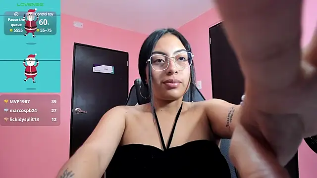 Snapshot of AlanaPetterson chatting on December 21, 4:25 pm AlanaPetterson online show from December 21, 4:25 pm