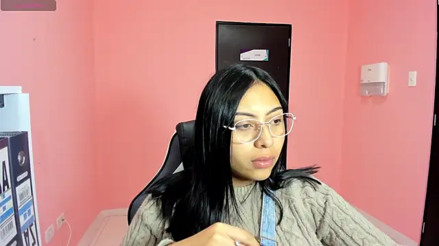 Snapshot of AlanaPetterson chatting on January 16, 2:19 pm AlanaPetterson online show from January 16, 2:19 pm
