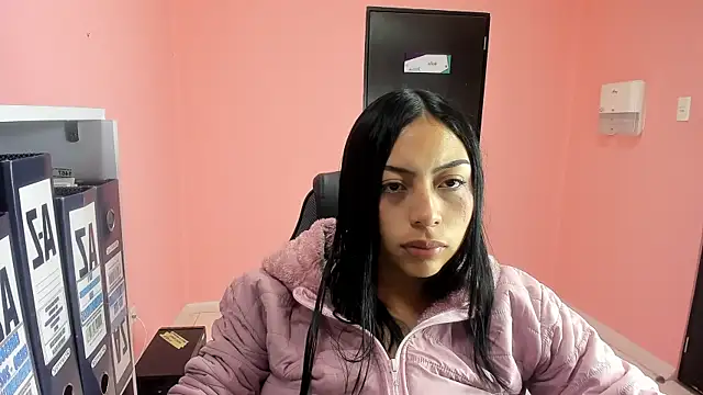 Snapshot of AlanaPetterson chatting on February 8, 1:33 pm AlanaPetterson online show from February 8, 1:33 pm