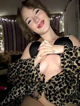 Snapshot of sexydaisyxx chatting on October 15, 9:09 am sexydaisyxx online show from October 15, 9:09 am