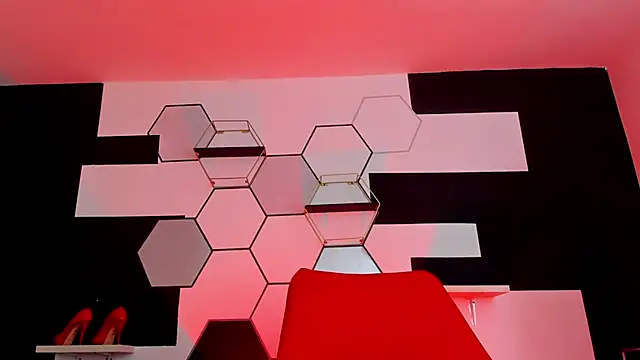 alondrabigtits online show from December 30, 12:31 pm
