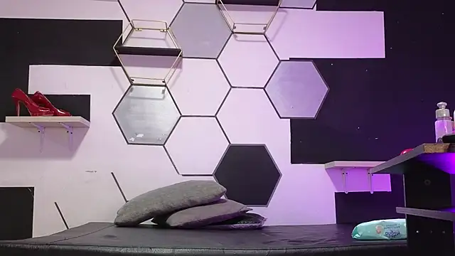 Snapshot of alondrabigtits chatting on September 19, 11:55 am alondrabigtits online show from September 19, 11:55 am