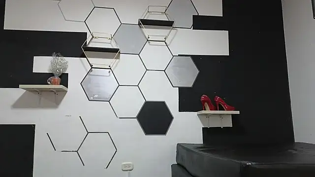 Snapshot of alondrabigtits chatting on September 24, 11:57 am alondrabigtits online show from September 24, 11:57 am