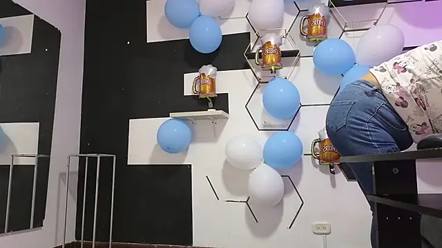 Snapshot of alondrabigtits chatting on September 26, 11:25 am alondrabigtits online show from September 26, 11:25 am