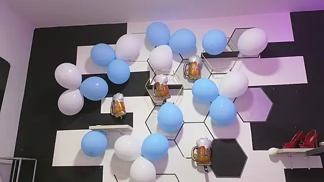 Snapshot of alondrabigtits chatting on September 29, 12:21 pm alondrabigtits online show from September 29, 12:21 pm