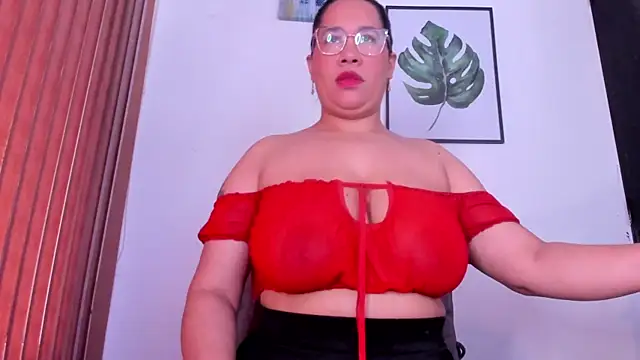 alondrabigtits online show from April 28, 11:37 am
