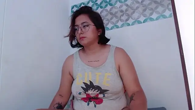 Snapshot of Aria_smith01 chatting on January 8, 1:57 pm Aria smith01 online show from January 8, 1:57 pm