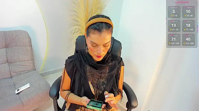 Ada Monroe10 online show from October 22, 1:33 pm