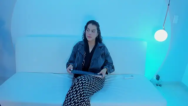 Ada Monroe10 online show from January 7, 1:46 pm