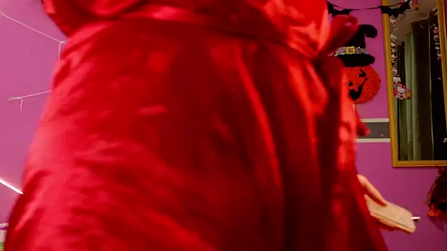 RileySkye online show from October 17, 11:07 pm