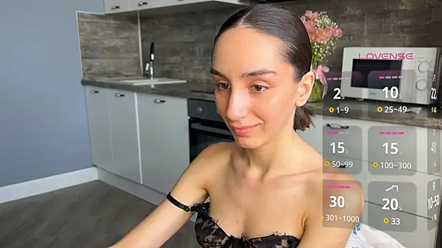 ElizabethElison online show from March 13, 9:32 am