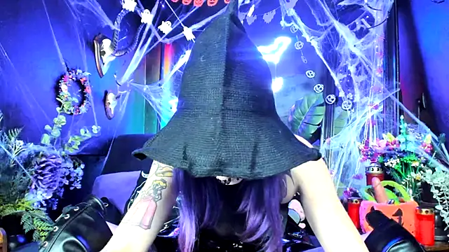 Snapshot of Purple_Coffin666 chatting on October 1, 6:14 pm Purple Coffin666 online show from October 1, 6:14 pm