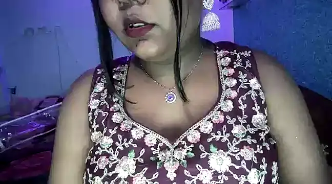 Snapshot of expression_queen chatting on January 5, 11:48 am expression queen online show from January 5, 11:48 am