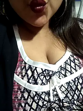 Snapshot of Jeenat_ chatting on December 24, 6:06 pm Jeenat online show from December 24, 6:06 pm