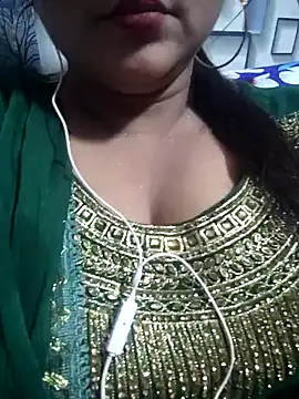 Snapshot of Jeenat_ chatting on December 27, 8:18 pm Jeenat online show from December 27, 8:18 pm