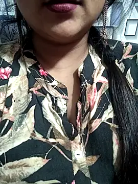 Snapshot of Jeenat_ chatting on February 15, 6:23 pm Jeenat online show from February 15, 6:23 pm