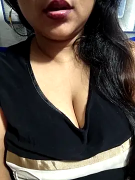 Snapshot of Jeenat_ chatting on February 17, 9:19 pm Jeenat online show from February 17, 9:19 pm