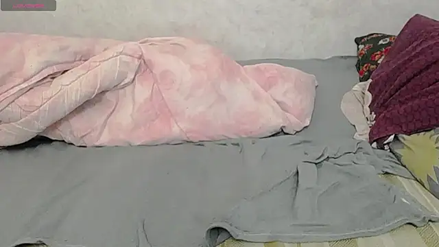 lisa Black00 online show from February 16, 6:10 am