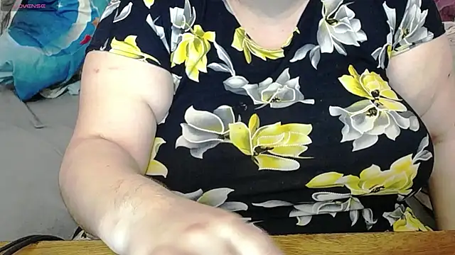 lisa Black00 online show from March 9, 4:44 pm