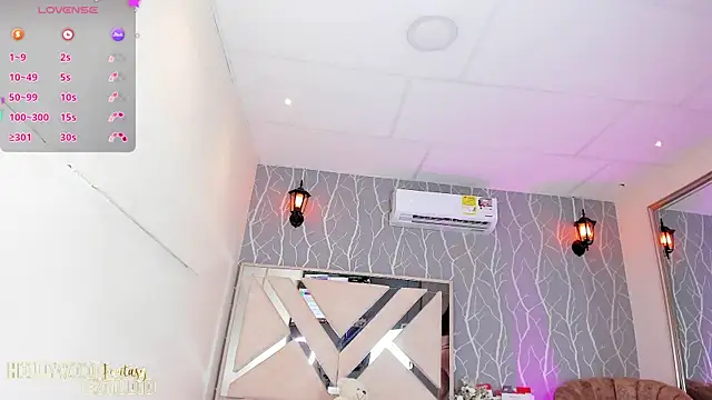 vanessa guzman2 online show from December 22, 1:33 pm