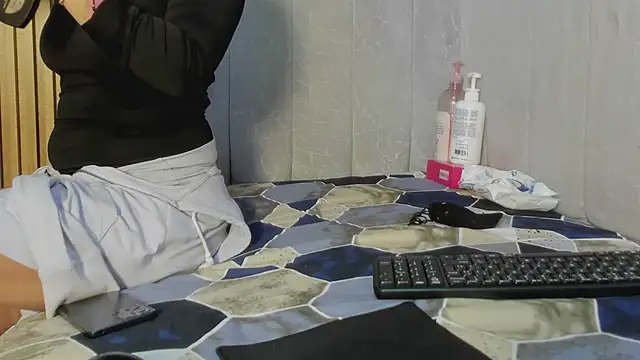 celeste jhons online show from March 24, 10:15 pm