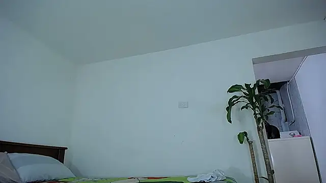 diamond black00 online show from February 15, 4:47 am