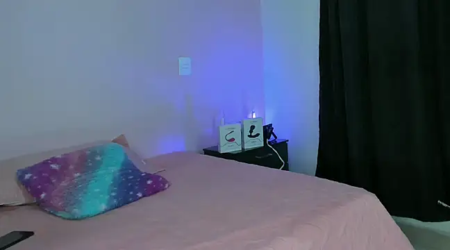 Snapshot of klooe_1 chatting on December 2, 10:01 pm klooe 1 online show from December 2, 10:01 pm