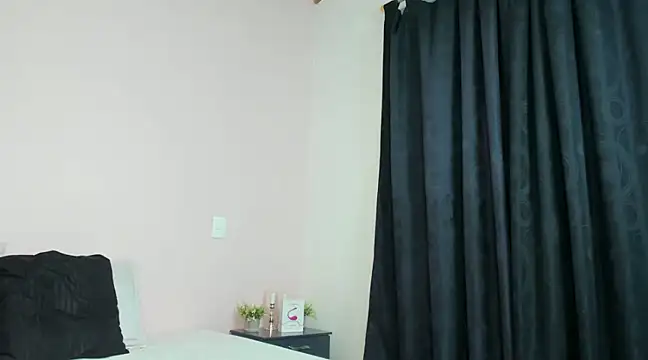Snapshot of klooe_1 chatting on December 27, 11:21 pm klooe 1 online show from December 27, 11:21 pm