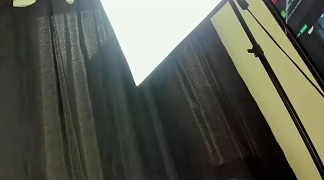 Snapshot of klooe_1 chatting on February 11, 9:56 pm klooe 1 online show from February 11, 9:56 pm
