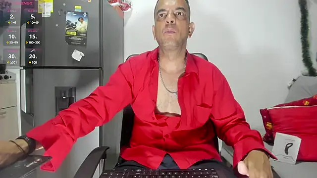 latinmartin73 online show from December 28, 1:08 am