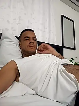 latinmartin73 online show from January 17, 3:23 am