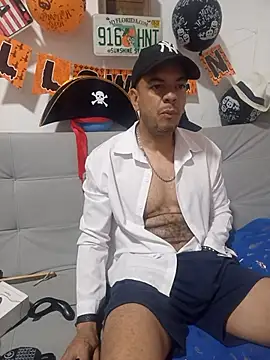 latinmartin73 online show from November 1, 1:35 pm