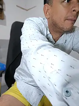 latinmartin73 online show from April 27, 11:58 pm