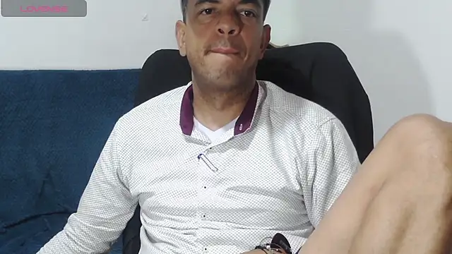 latinmartin73 online show from May 14, 1:01 am