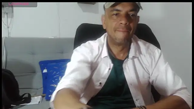 latinmartin73 online show from May 20, 12:28 am