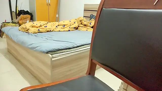 Snapshot of huzi518 chatting on October 11, 2:15 pm huzi518 online show from October 11, 2:15 pm