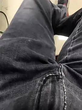 Snapshot of huzi518 chatting on October 13, 3:06 am huzi518 online show from October 13, 3:06 am